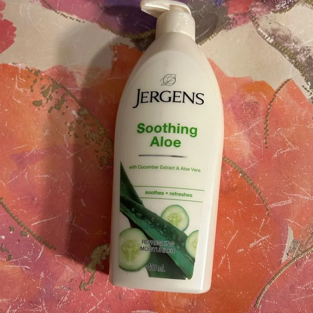 🛍️Jergens Soothing Aloe Moisturizer with cucumber 🥒 Extract and Aloe Vera🔥